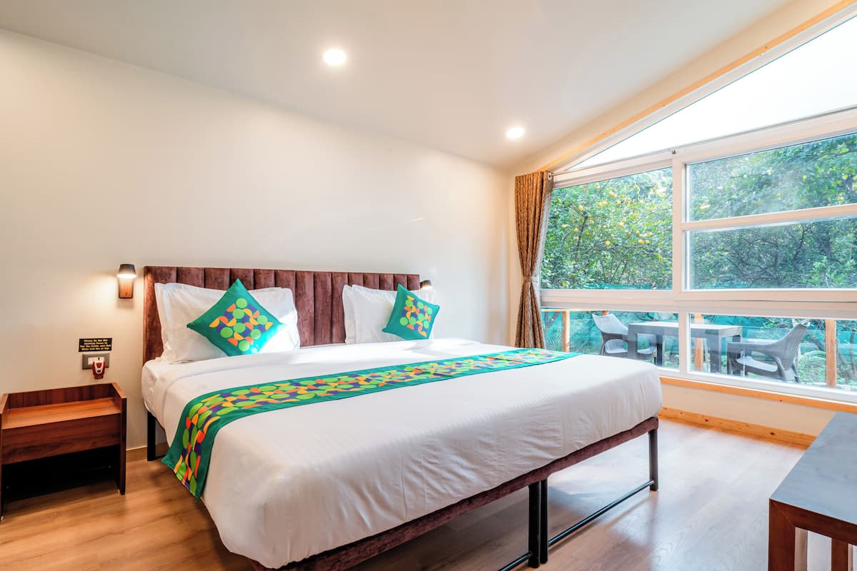 Premium Rooms with Balcony and Forest View