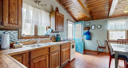 Gorgeous dual-unit, perfect for large groups Dogs are welcome