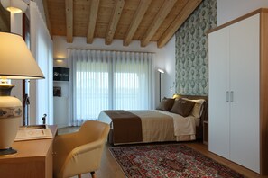 Superior Double Room | Free minibar, in-room safe, blackout drapes, soundproofing - Villa Almè (Mansue)