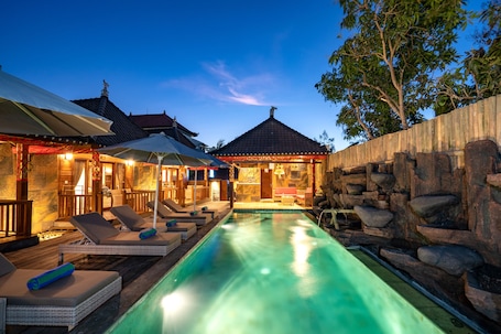 Outdoor pool, pool umbrellas, sun loungers