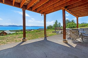 Outdoor dining - Cabin-style home with deck, patio, & amazing view - near Bear Lake (Fish Haven)