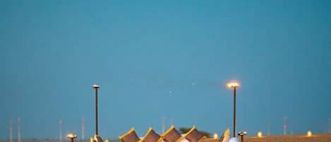 Superior tent | Privékeuken | Een kinderstoel