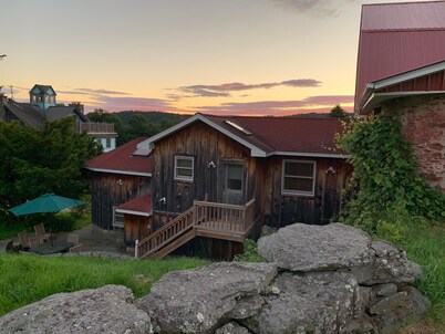 Cozy Farm Private Cabin-30% off Spring Special - 183 beautiful acres