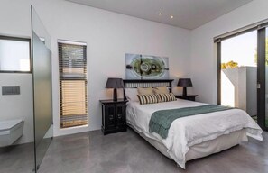 Chambre Simple Économique | Ameublement personnalisé, espace de travail pour ordinateur portable