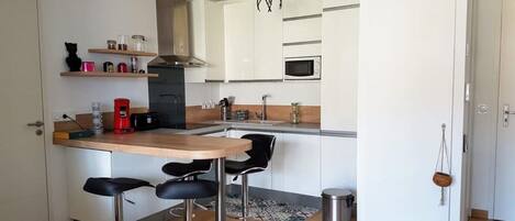 Micro-ondes, lave-vaisselle