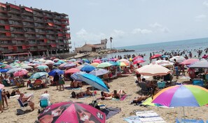 Liegestühle, Strandtücher