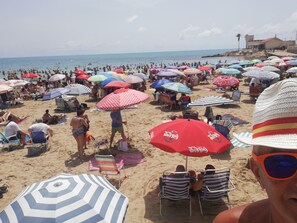 Liegestühle, Strandtücher