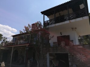 Front of property – evening/night
