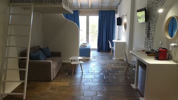 Grand Quadruple Room | Desk, soundproofing, free WiFi