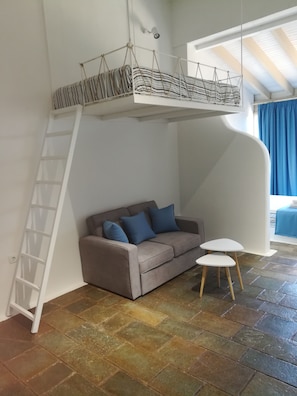 Grand Quadruple Room | Desk, soundproofing, free WiFi