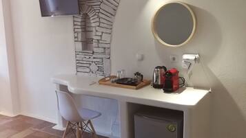 Grand Quadruple Room | Desk, soundproofing, free WiFi