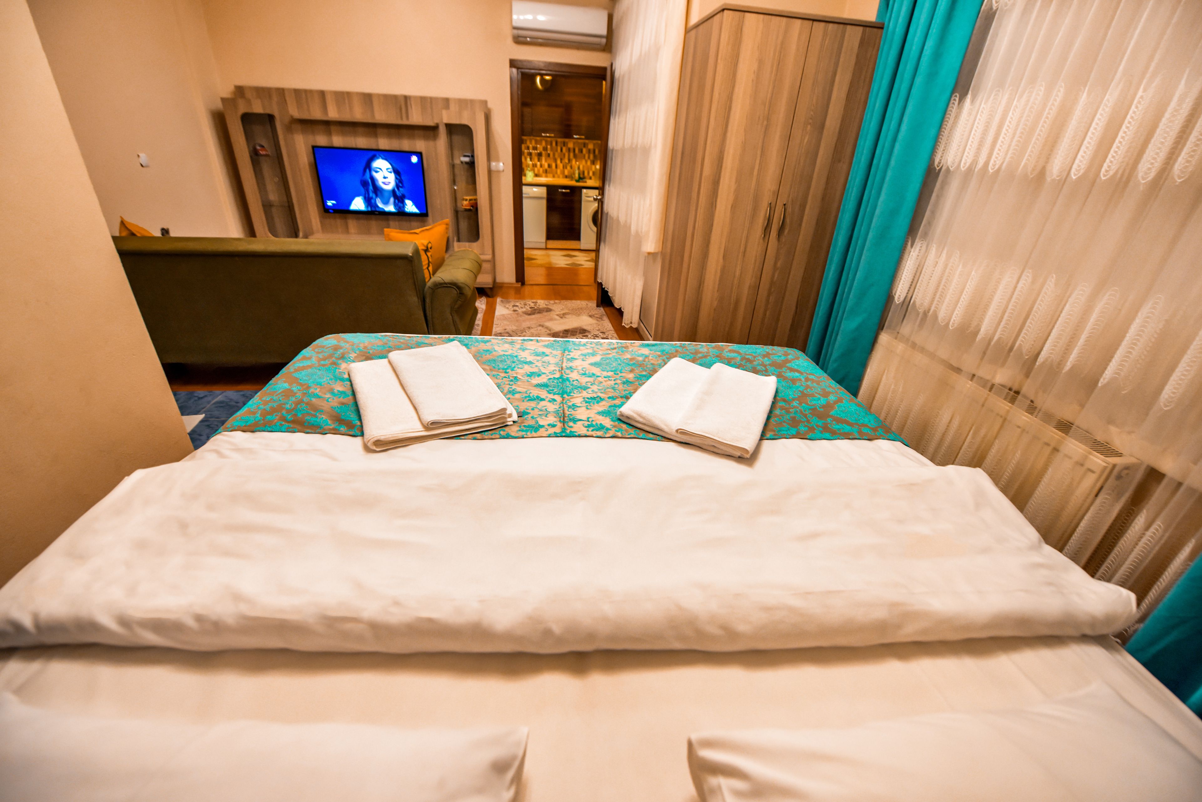 studio suite, kitchenette | premium bedding, down duvets, desk, soundproofing