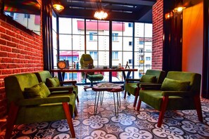 ฝ่ายต้อนรับ