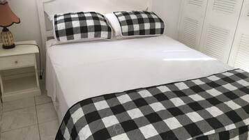 1 bedroom, desk, iron/ironing board, free WiFi