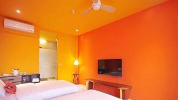 SRC Twin Room | Desk, free WiFi, bed sheets