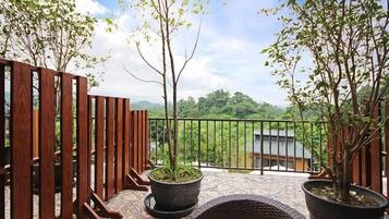 View Quadruple Room | Desk, free WiFi, bed sheets