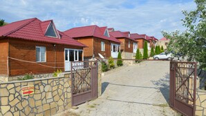 Front of property - Qizil Dash Hotel (Samaxi)