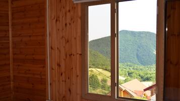 Quadruple Room | In-room safe, blackout drapes, rollaway beds, free WiFi