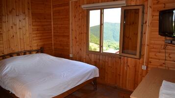 四人房 | 房內夾萬、遮光窗簾/窗簾、摺床/加床 (收費)、免費 Wi-Fi