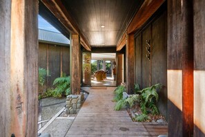 Terrace/patio - Puketapu - Kuratau Holiday Home (Kuratau)