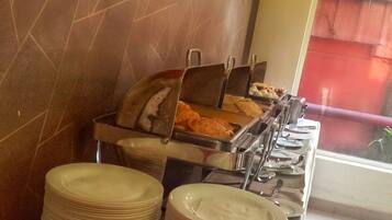 Café da manhã (INR 150 por pessoa)