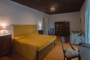 Fer et planche à repasser, Wi-Fi, draps fournis