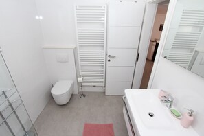 Hair dryer, towels - POLENTA  One-Bedroom Apartment (Rovinj)