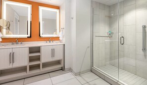 Hair dryer, towels, soap, shampoo - One Bedroom Deluxe Ocean Front Resort, Clearwater Beach (1731779) (Clearwater)