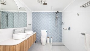 Shower, towels