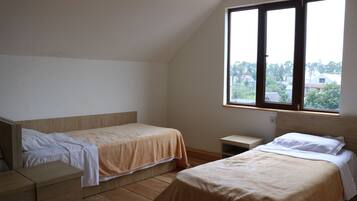 Family Room | 5 bedrooms, soundproofing, iron/ironing board, free WiFi