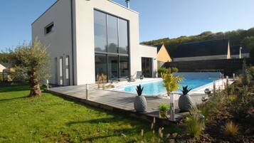 Outdoor pool, a heated pool