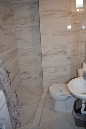 Apartment, 1 Schlafzimmer | Dusche im Bad