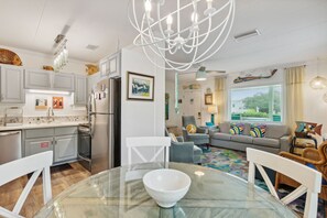 Interior - Cute Little Yellow Cottage Across From the Beach! (Fernandina Beach)