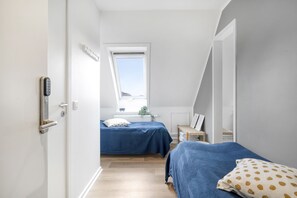 Basic Quadruple Room, Private Bathroom - Kragsbjerggaard Vandrerhjem (Odense)