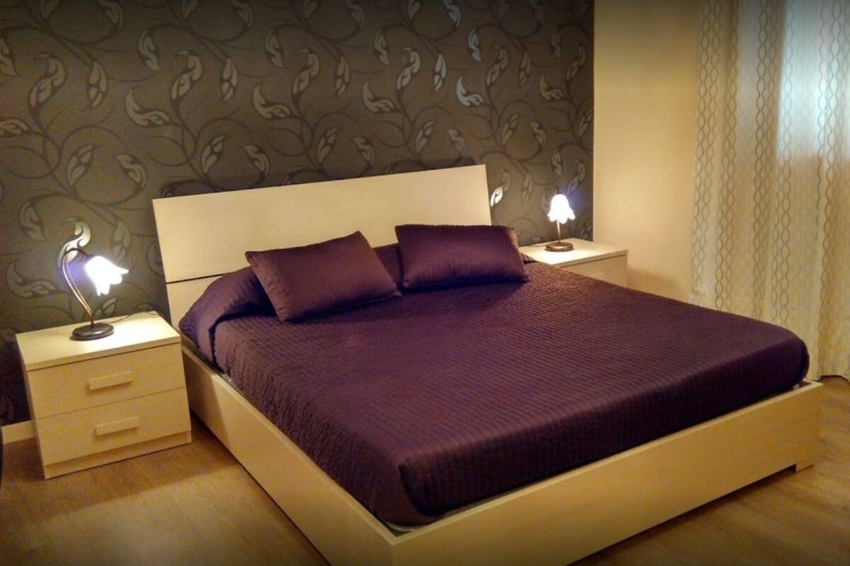 Habitación doble Deluxe | Escritorio, insonorización y tabla de planchar con plancha