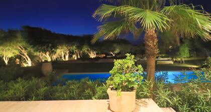 Exceptional villa of 400m2 with private heated pool and its domestic employee