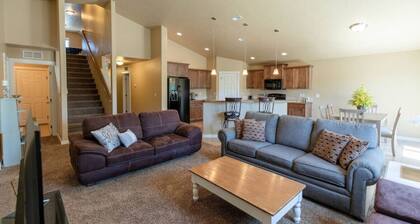 No Cleaning Fee! Kuna`s Ultimate Retreat – Game Rm