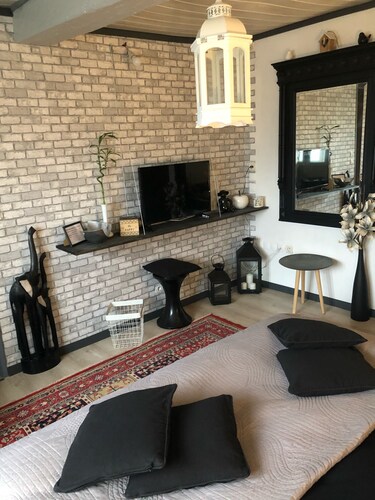 Chambre avec cuisine privée  wc prive et salle d eau privée