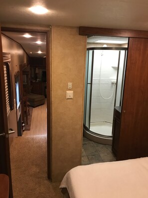 1 chambre, accès au Wi-Fi (inclus), literie fournie