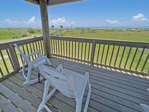 Property grounds - Pardners - Beachfront  - Island Realty (Grand Isle)
