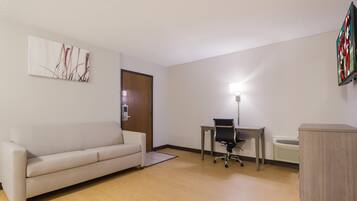 Laptop workspace, blackout drapes, free cribs/infant beds, free WiFi