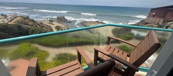 A Stunning Ocean Cove Condo. Fall Asleep to Waves!