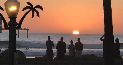 Eine atemberaubende Ocean Cove Condo. Schlafen Sie zu den Wellen ein!