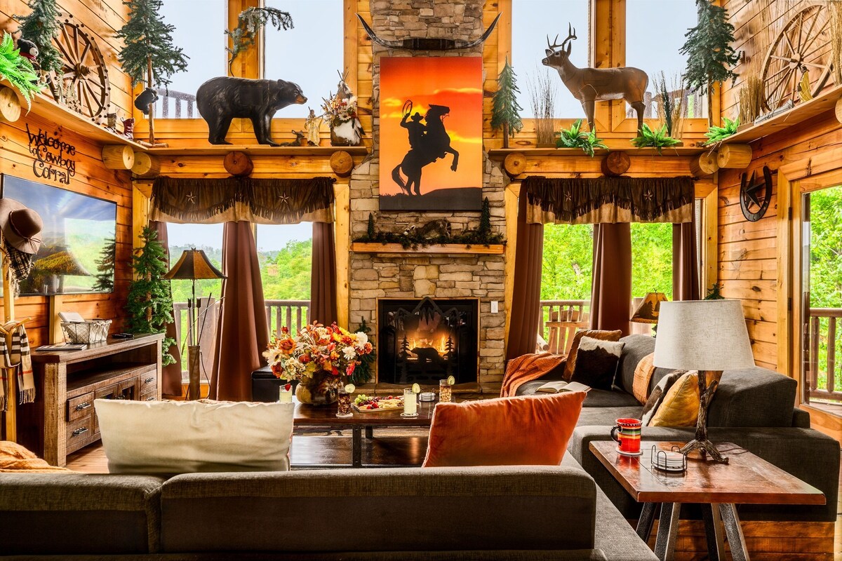 4 King SUITES+BUNKS, LUXURY KITCHEN & COWBOY THEME! Dog friendly!