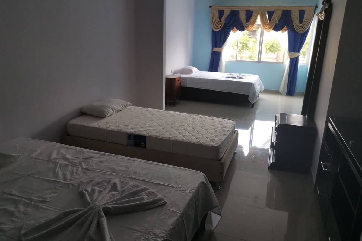 Family Room | Free WiFi, bed sheets