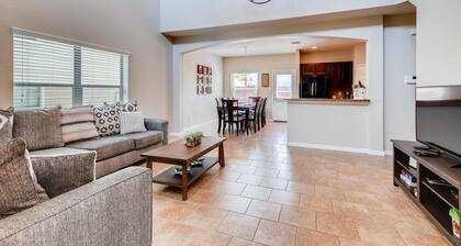 BMT Grad HQ-POOL/Playground -Close to Lackland AFB, Parks & Attractions