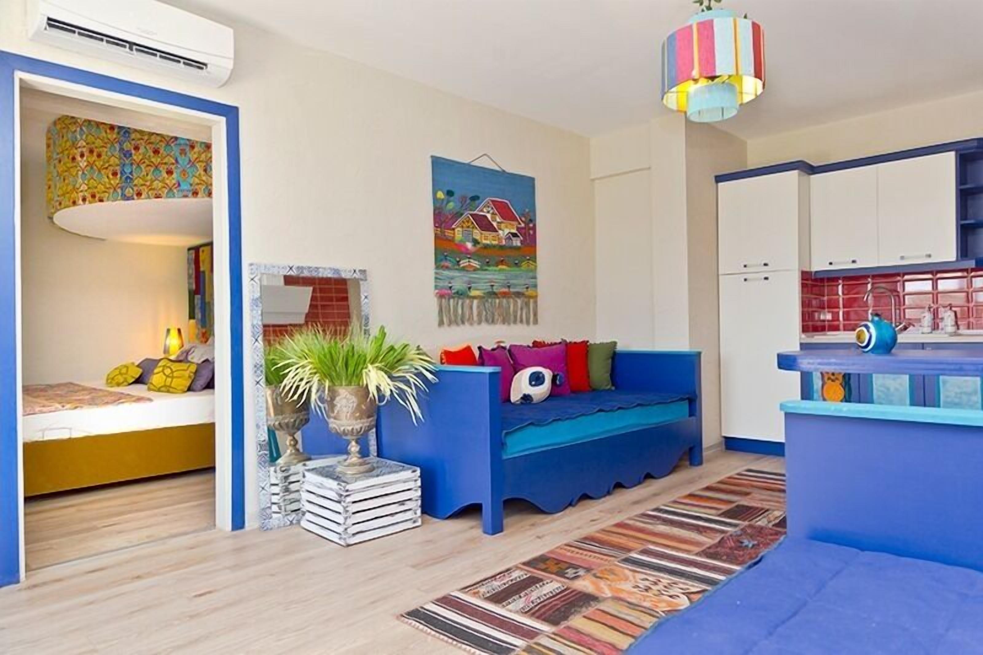 Elite Villa | Living area | 40-inch LED TV with satellite channels, TV