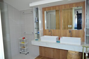 Hair dryer, towels, soap, toilet paper - Tropical Paradise in Barra de São Miguel (Porto de Vacas)