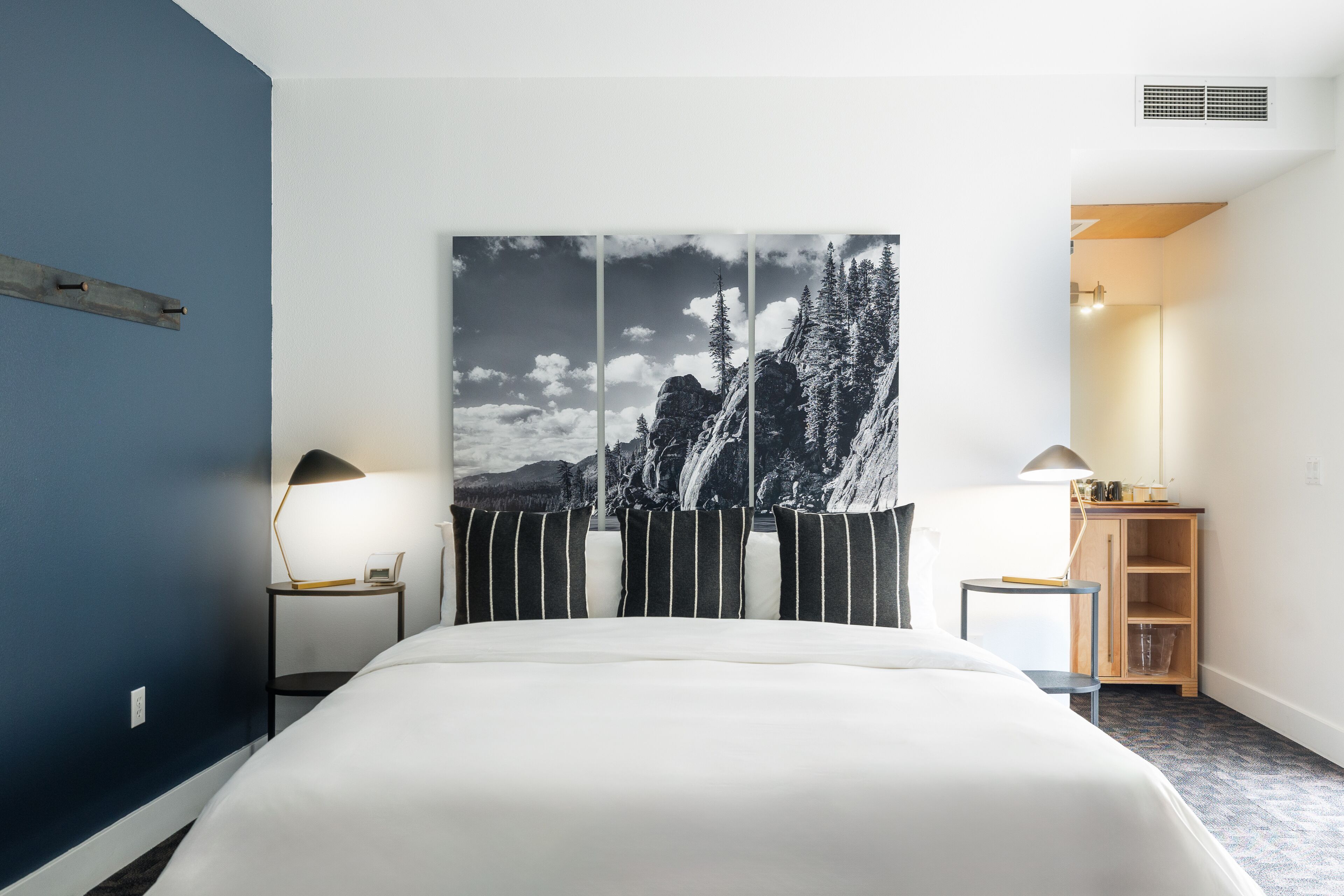 powder hound | king + twin sleeper | 1 bedroom, premium bedding, minibar, in-room safe