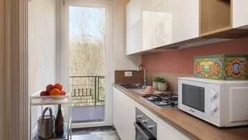 KylskÄp, mikrovÄgsugn, ugn och spishÀll